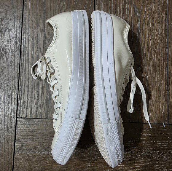 Converse Chuck Taylor All Star Leather OX Sneaker, Women's Size 7 - Picture 6 of 9